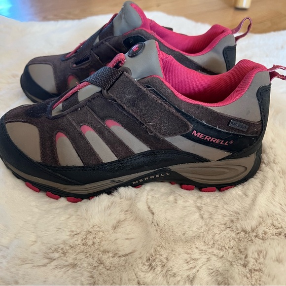 Kids Merrell Shoes - Picture 2 of 11